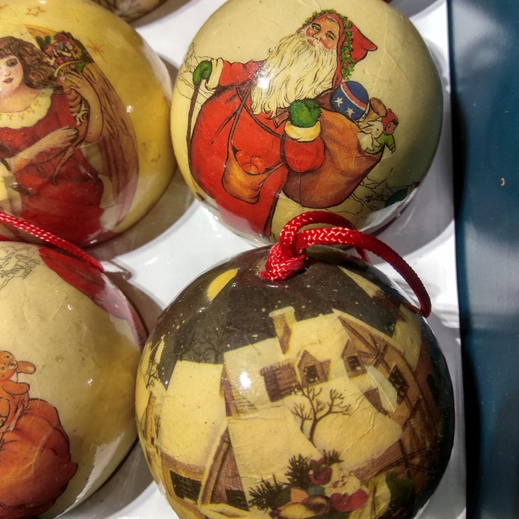 Sechs Nostalgie Weihnachtskugeln in 97478 Knetzgau für 12,00 € zum Verkauf