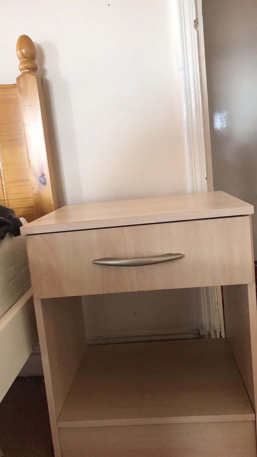 Bedside table in OL12 Rochdale für 3,00 £ zum Verkauf Shpock DE