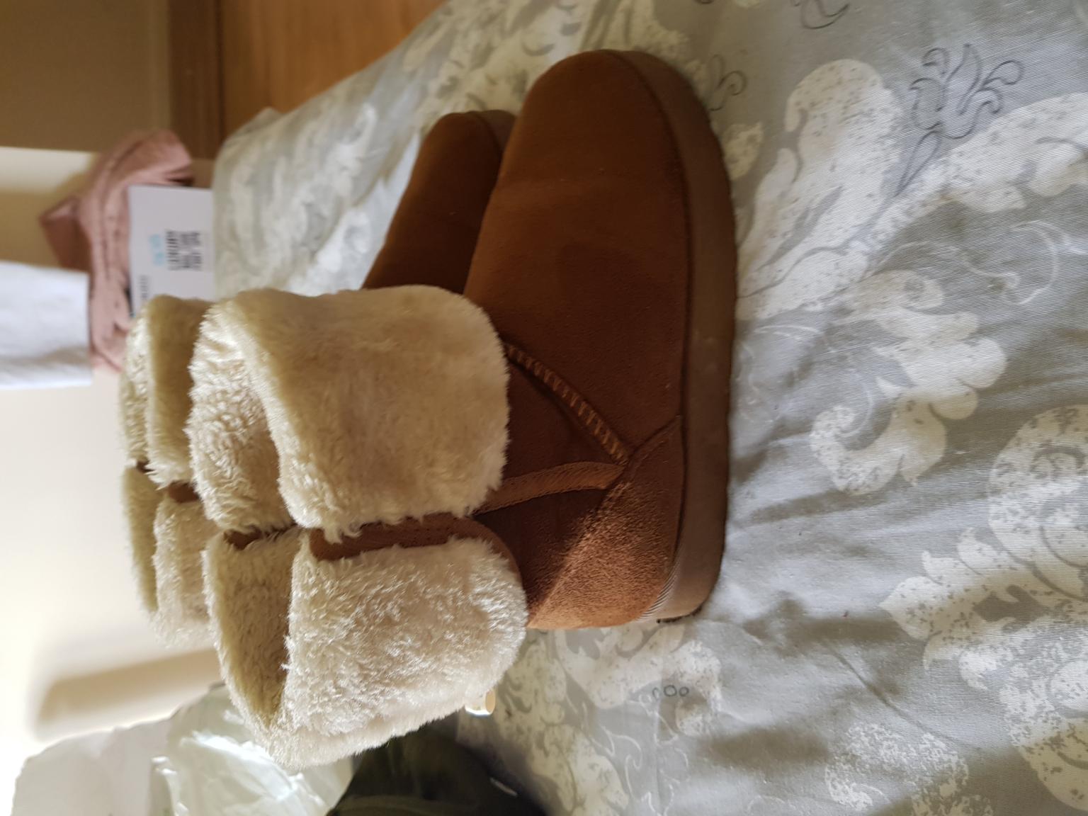 ugg boots from Primark in DE12 Leicestershire for €4.00 for sale | Shpock