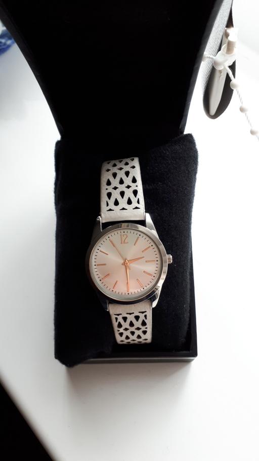 Buy & Sell Shelf Calderdale - Photos for LADIES WATCH
