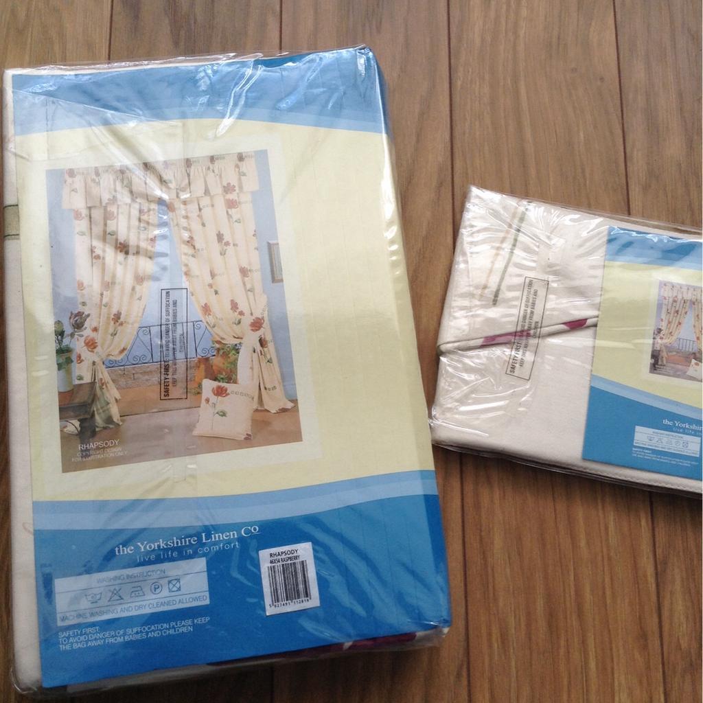 Brand new fully lined curtains with tie backs.
Size 46" X 54"