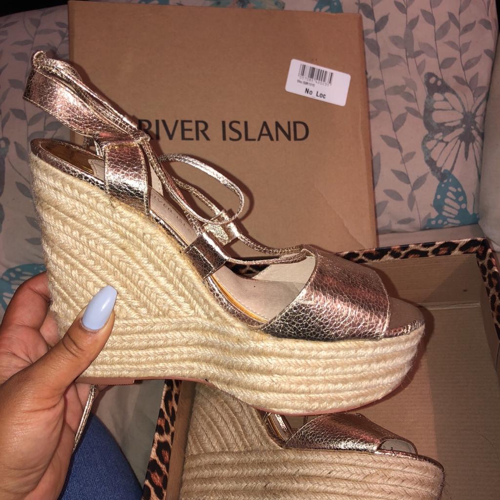 River island deals wedges gold