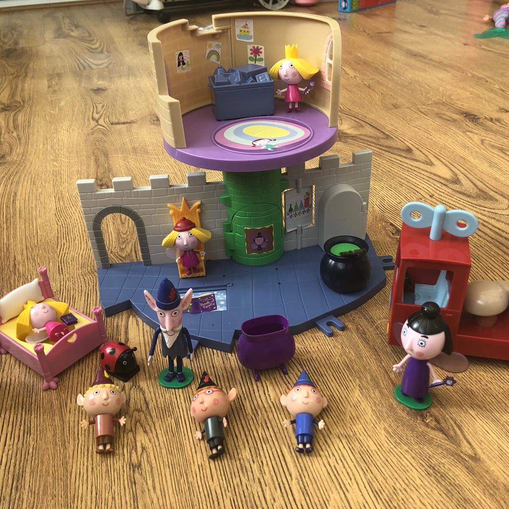 ben-and-holly-castle-playset-and-figures-in-wigan-for-15-00-for-sale