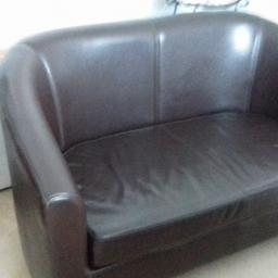 REALLY GOOD CONDITION TWO SEATER SOFA /SETTEE. 4FT X 2FT (TO ARM) 15INCHES TO SEAT FROM FLOOR.

COLLECTION ONLY FROM BILLESLEY AS DO NOT DRIVE