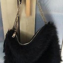 No time-wasters, re-listed item.. Please message me before making offer.

RIVER ISLAND black faux fur bag with gold chain handle,
Brought £40 new!

☆ Also selling this very same bag in TAN colour ☆

Used only a few times, great condition,
From a non-smoking and pet-free home,

Collection only from ANERLEY SE20, or I can post after recieved payment through bank transfer.

Straightforward sale ASAP please..
Having a clear-out of surplus item's,

** Loads more item's to be added soon! ♡