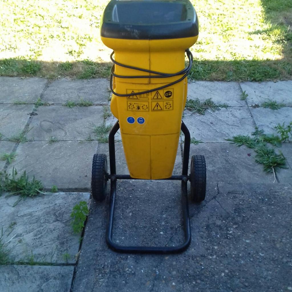 garden branch shredder in E16 London Borough of Newham für 45,00 £ zum ...