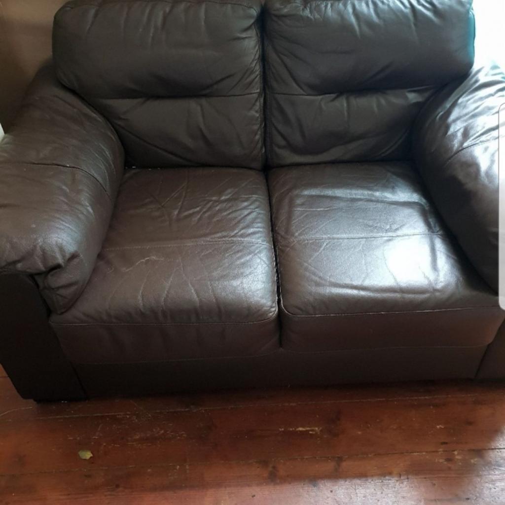 2 and 3 settee brown leather in Mill Hill für 30,00 £ zum Verkauf