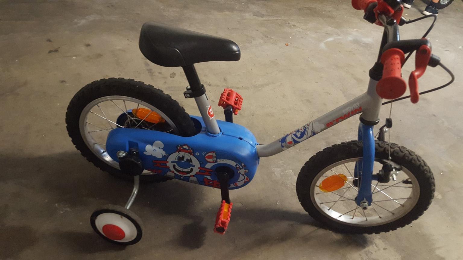 VIKAS Kinderfahrrad 14 Zoll Mit Stützrädern - Für Kinder Von 3-5 Jahren In Rot-Grau