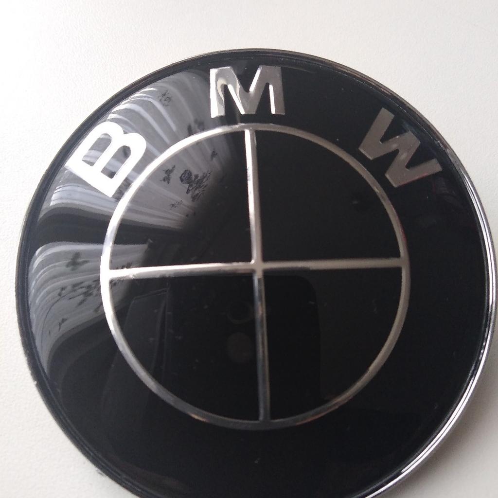 1 Stück BMW Emblem 74mm schwarz schwarze Basis, € 20,- (2500 Baden) -  willhaben