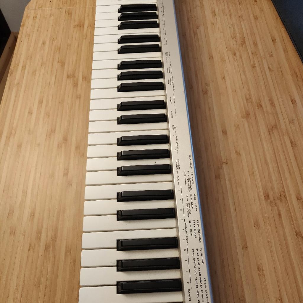 Roland Ed Pc 180a Midi Keyboard Controller In Kaiserslautern Fur 11 00 Zum Verkauf Shpock De