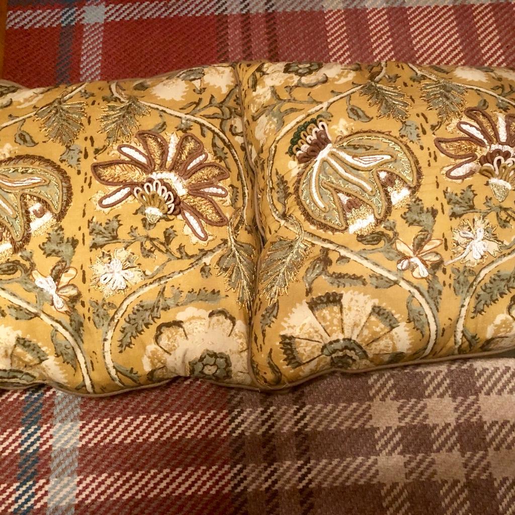 2 Homesense Large Decorative Cushions in B62 Dudley for £5.00 for sale
