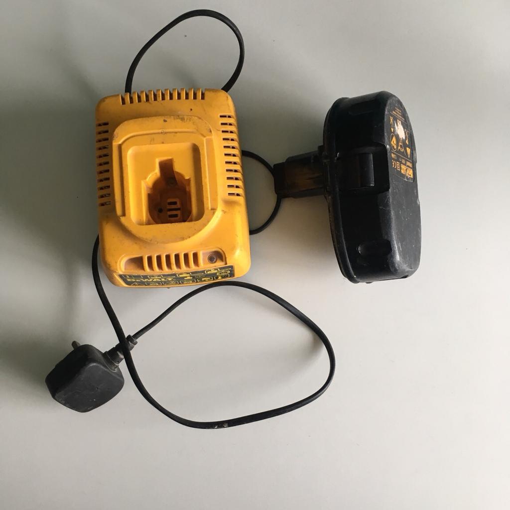 DeWalt charger DE9116 with one battery 1.3Ah in PR4 Fylde für 15,00 £ zum Verkauf Shpock DE
