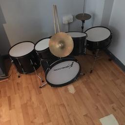 Good drum real set for a kid