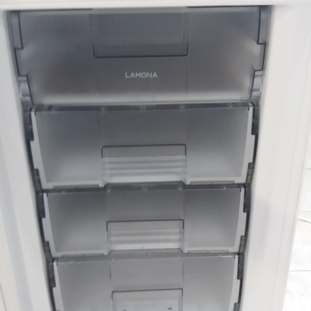 Lamona Integrated Fridge/Freezer (HJA6853) in SS6 Rochford für 80,00