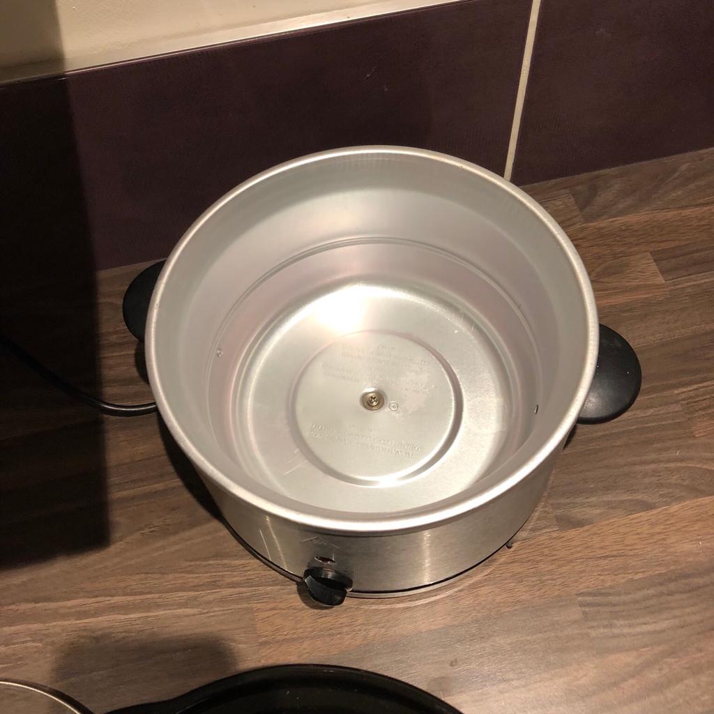 Home Stainless Steel Slow Cooker 3L in Preston for £5.00 for