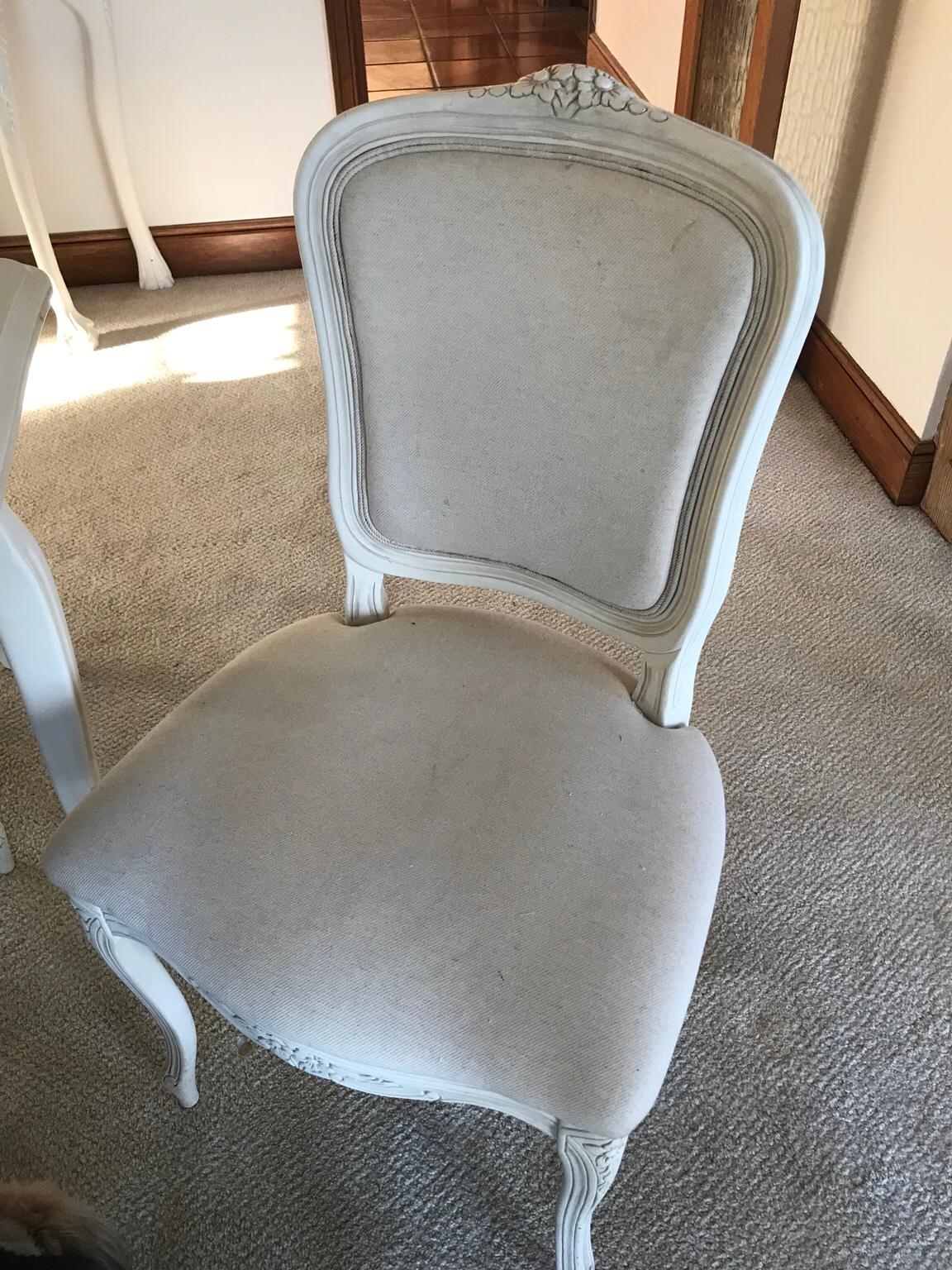 Laura Ashley dining room table and 8 chairs in GL19 Tewkesbury for £500