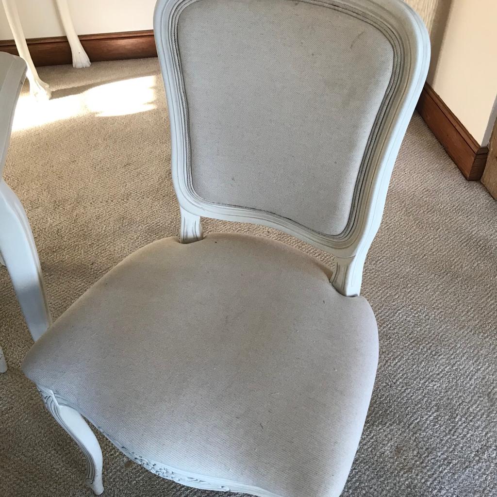 Laura Ashley dining room table and 8 chairs in GL19 Tewkesbury for £500