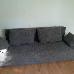 Zum Verkauf steht eine sehr gut erhaltene Couch mit schlaffunktion mit abnehm und verstellbaren stützen siehe Fotos was auch beim kauf nicht grad billig war