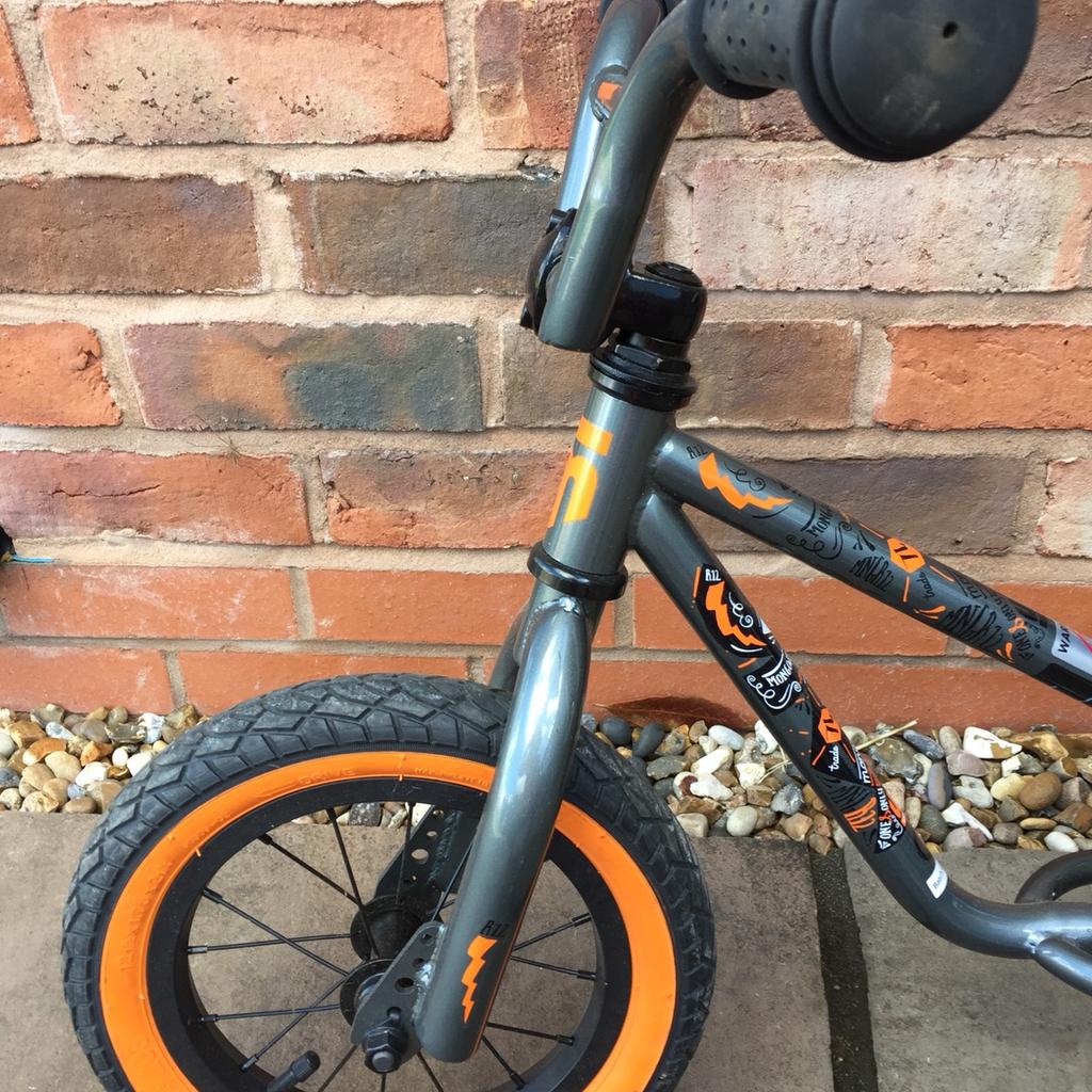 Mongoose r12 deals bmx balance bike