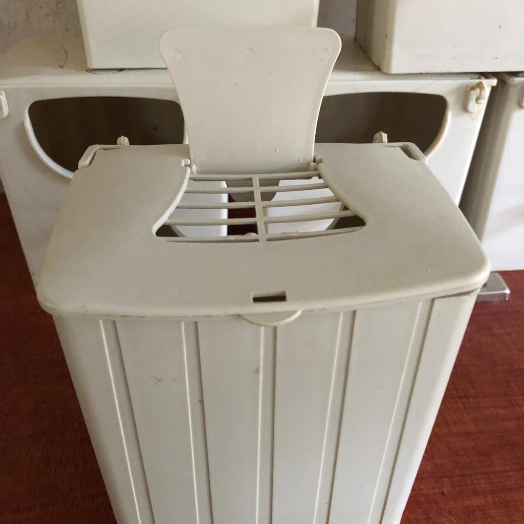 PLASTIC FINCH NEST BOXES in L21 Sefton for £35.00 for sale | Shpock