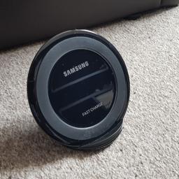 Genuine Samsung Fast Charger Stand.

Compatible with most samsungs; s6, s7 s8 s9, note 8, note 9.

This is 100% genuine samsung and not a fake as many people sell.

Selling as we already have 2 more of these in the house