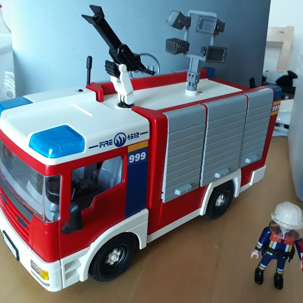 Playmobil fire engine in KT6 Thames für £ 16,00 zum Verkauf | AT