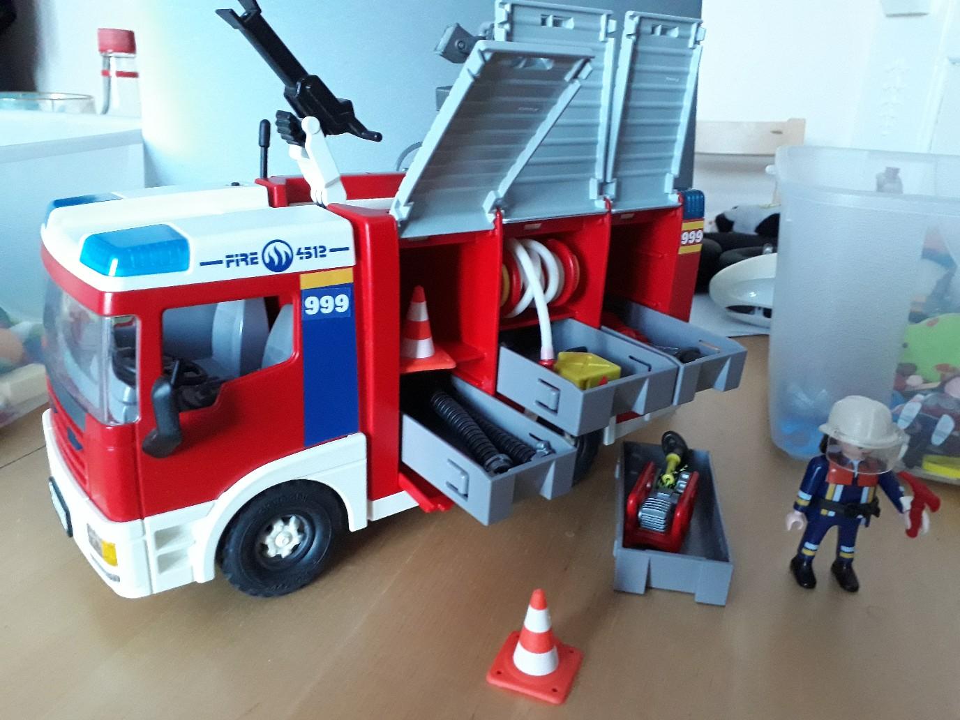 Playmobil fire engine in KT6 Thames für £ 16,00 zum Verkauf | Shpock AT