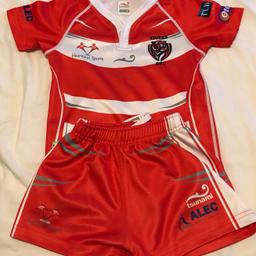 Great kids rugby kit
Shorts are 7-8 years but smaller fitting
Shirt is 5-6 years
Fitted Our 7 year old perfect.
South elmsal Wf92xe