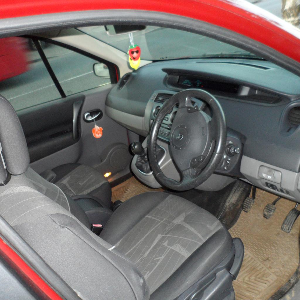 2006 Metallic Red Renault Scenic DCi with MOT in B27 Solihull for £450.