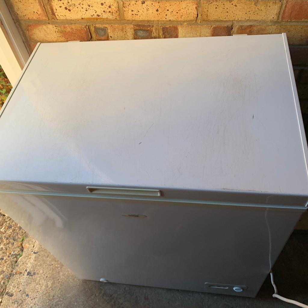 Logik L150CFW13 Chest Freezer in KT15 Runnymede für 30,00 £ zum Verkauf