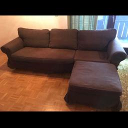 Verschenke braune Couch
Fußteil ist beliebig anbringbar
Maße B 250 T 80 + 70x70 Fußteil
Selbstabholung