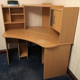 Lovely large corner desk with plenty of storage.
Buyer to help dismantle to aid re-construction.