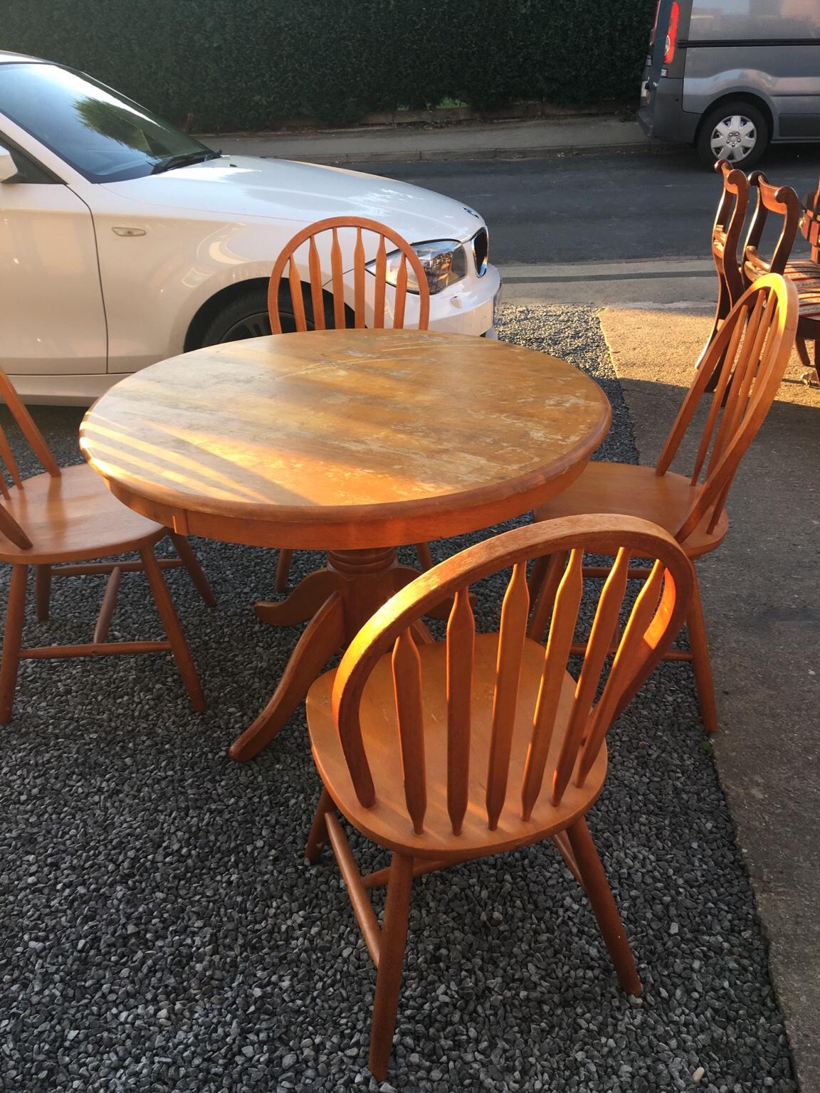 Pine table and chairs in DY10 Wyre Forest für 40,00 £ zum Verkauf