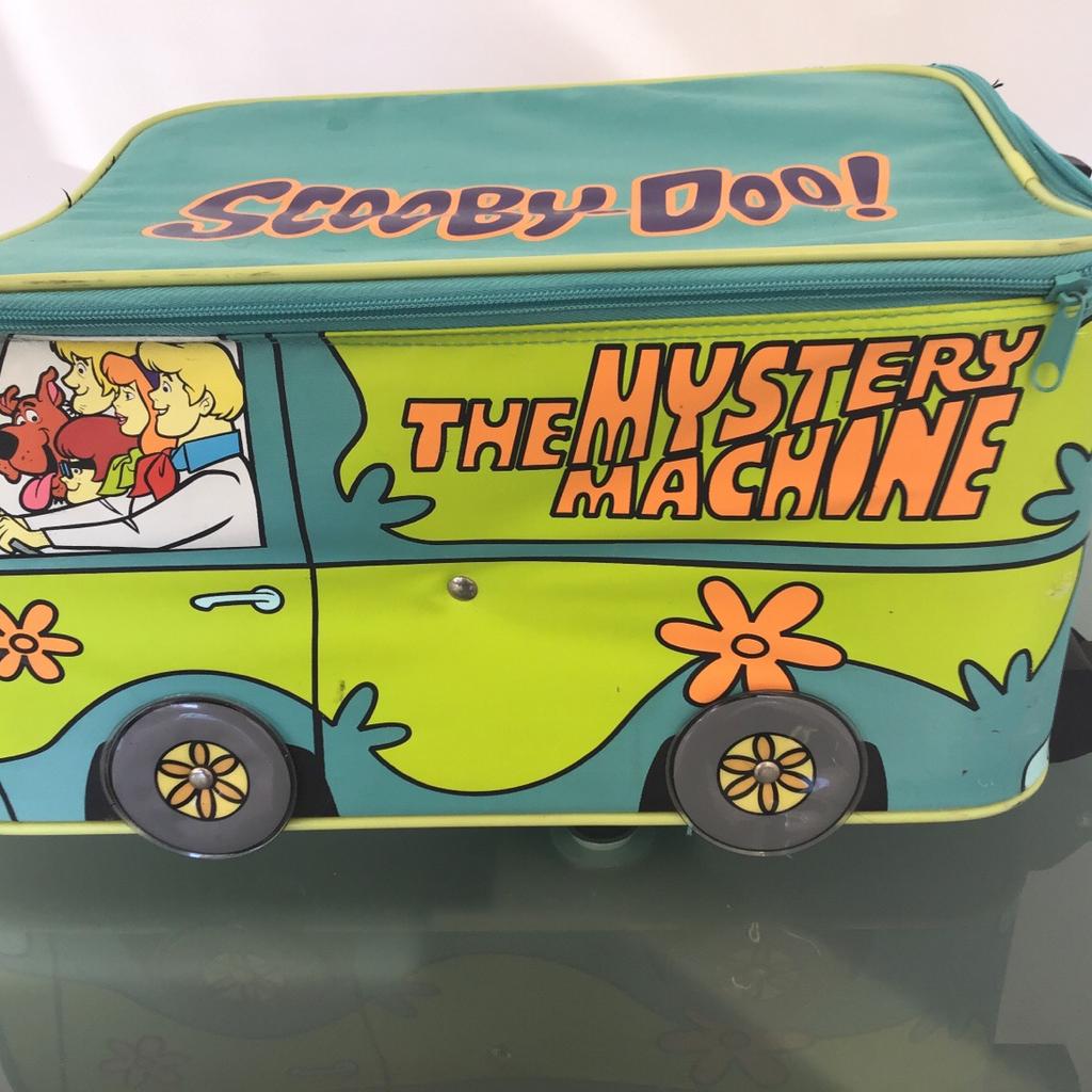 Scooby Doo wheelie suitcase in GL54 Cotswold für 10,00 £ zum Verkauf