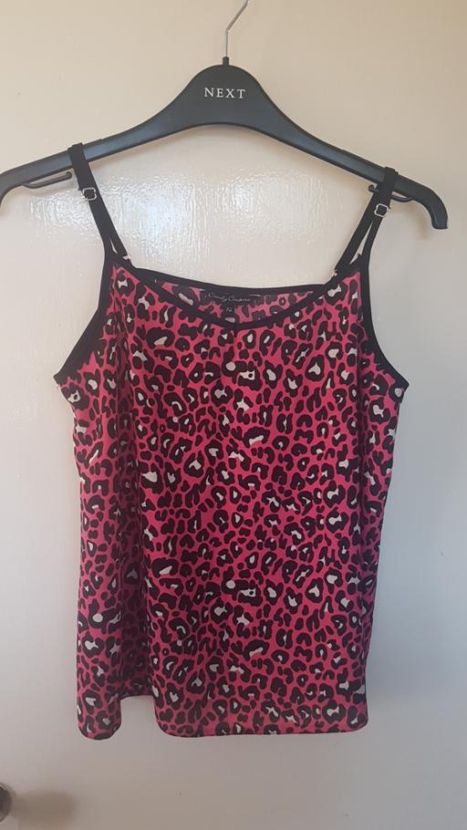 Buy & Sell Leicestershire Oadby and Wigston - Photos for Girls pink leopard print top (14yrs)