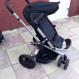 Quinny pushchair excellent condition includes maxi cosi car seat, carry cot and seat ,raincovers and everything.I can send more pictures.Make me an offer