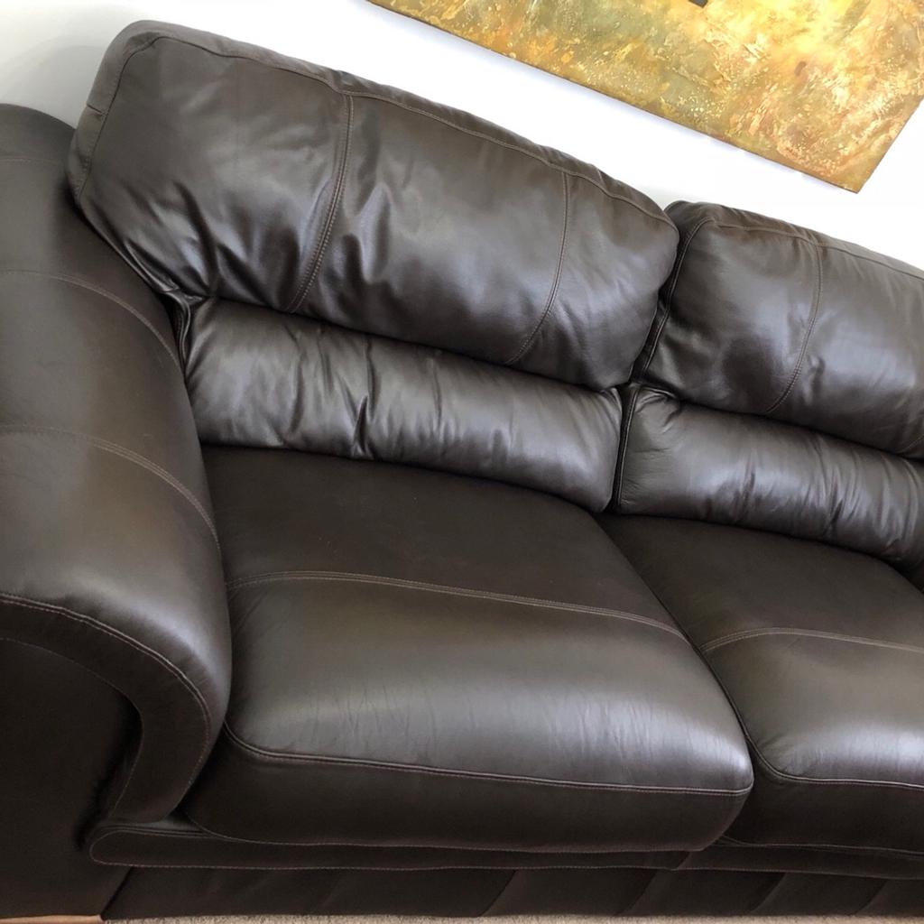 Dark brown leather sofas in WV3 Wolverhampton für £ 100,00 zum Verkauf Shpock AT