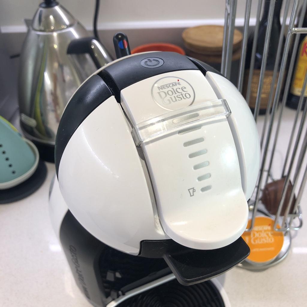 Nescafe Dolce Gusto Pod Coffee Machine in SE10 London for £30.00 for