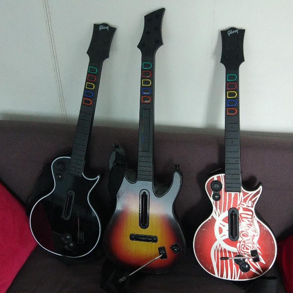 3 Guitars for PS3 consoles in SE3 London für £ 20,00 zum Verkauf