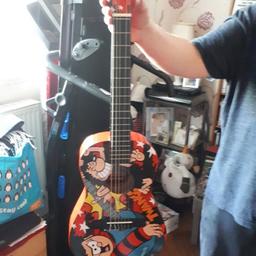 brand new never been used as you can see.
ideal christmas gift for a young girl or boy to start off with.this is not a toy its a real guitar to learn on.
cost £50 want £40 ono