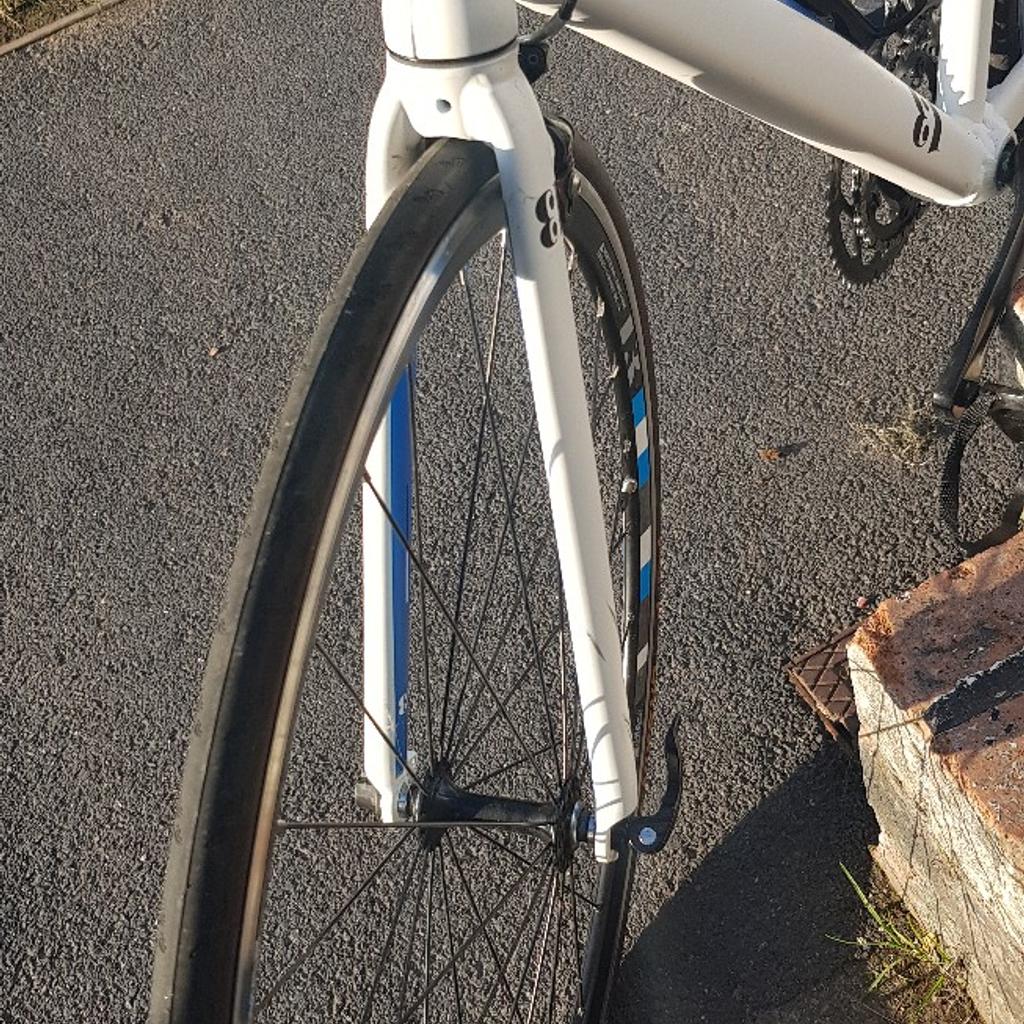 13 intrinsic alpha road bike