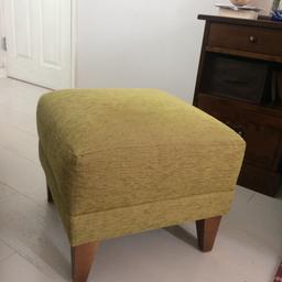 Footstool from M&S, hardly used it.

Approximately h40cm x w50cm x d50cm

From smoke and pet free house
