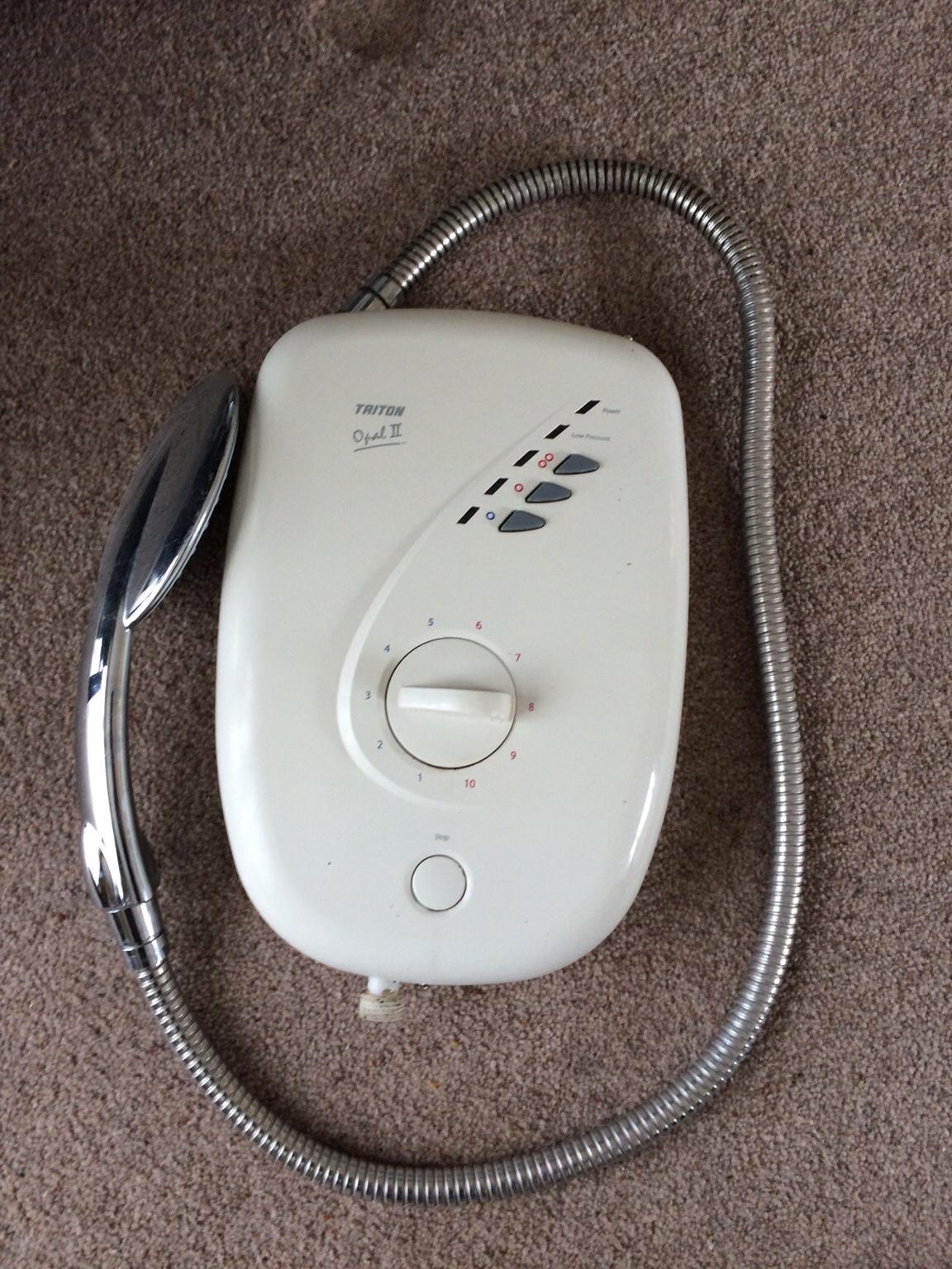 Triton Opal II electric shower in Knutsford für 10,00 £ zum Verkauf