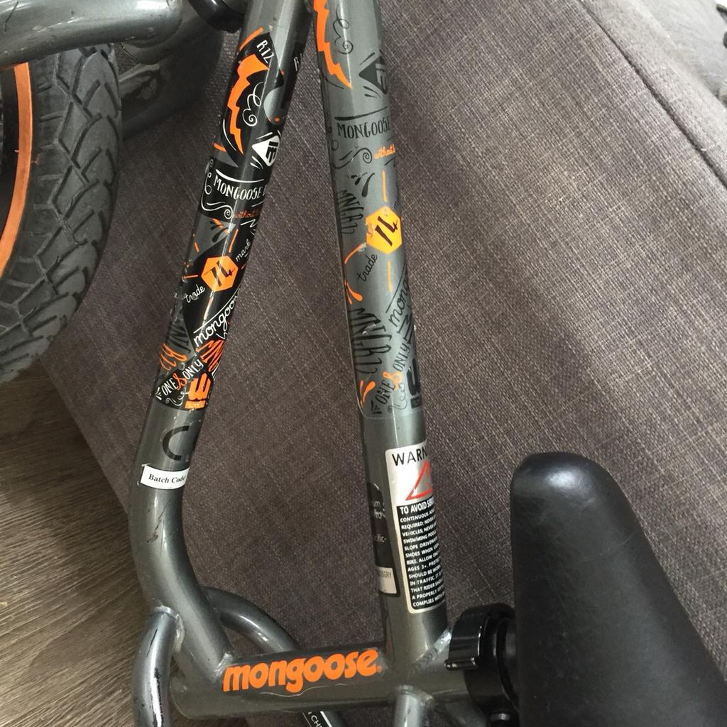 Mongoose r12 balance outlet bike