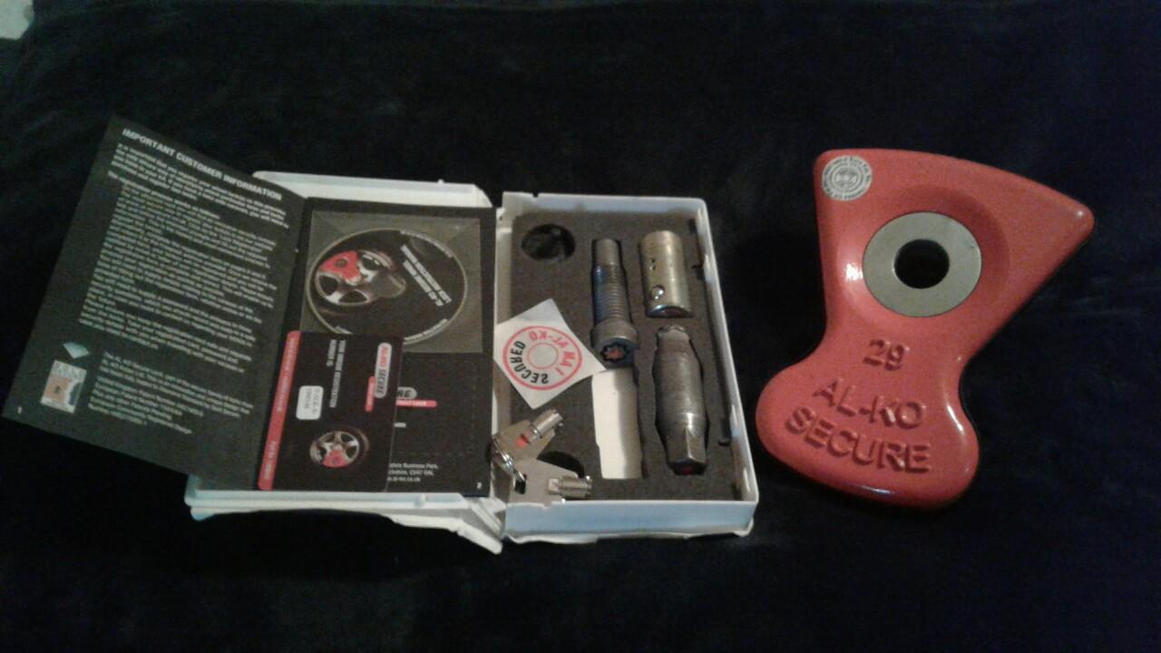 Alko wheel lock 29 Lozenge. in WF12 Kirklees for £35.00 for sale Shpock
