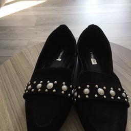 Black shoes suede material with pearls on top size 6 nice for work or going out