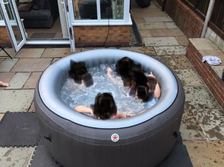 Canadian Spa Grand Rapids 2 / Hot tub in M21 Manchester for £450.00 for