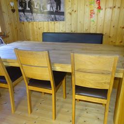 verkaufe gut erhaltene Essgruppe
1 Esstisch Wildeiche, 4 Stühle, 1 Bank Kunstleder Braun
Maße Tisch: 200x100x75 cm
Maße Bank: 160 cm