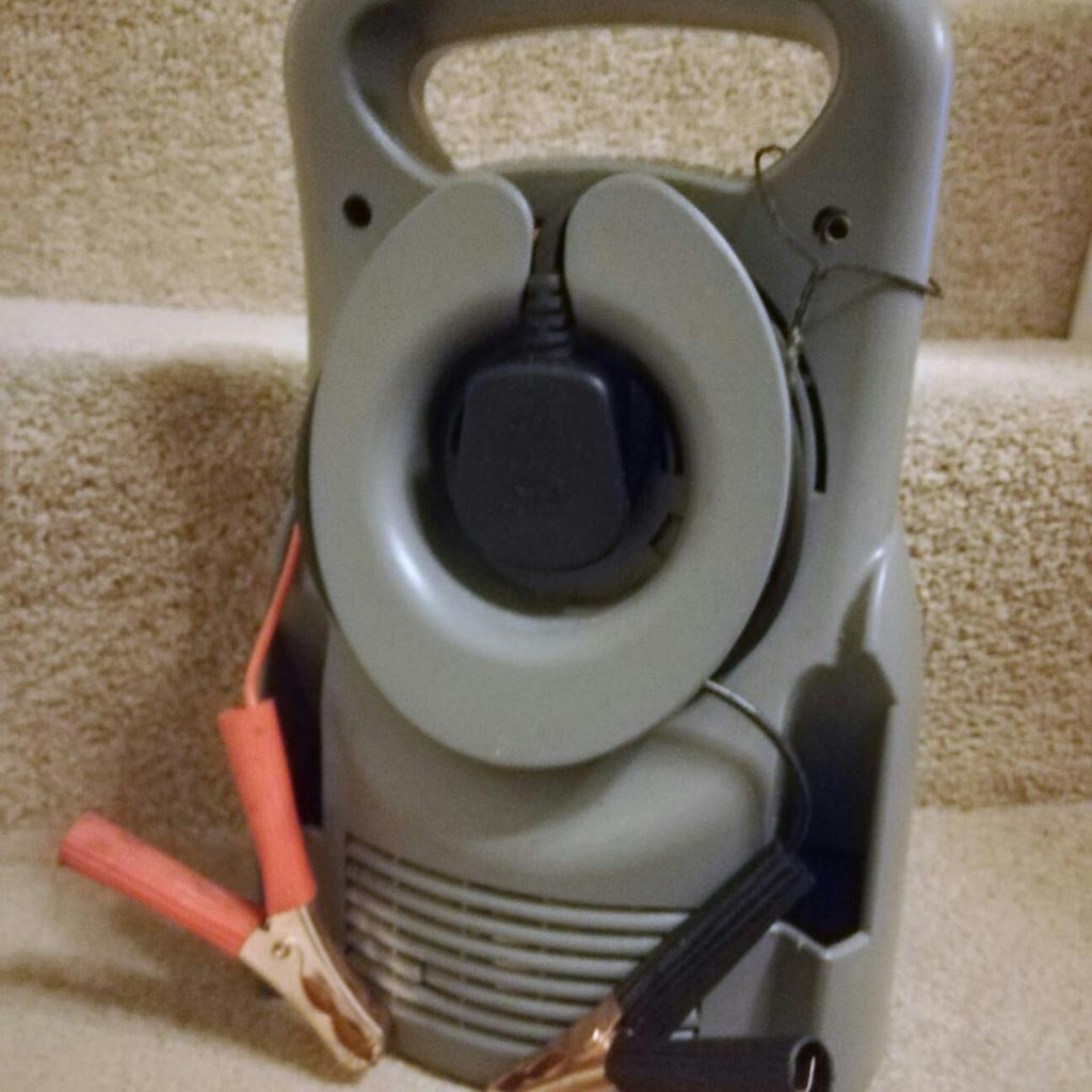 Halford 1800 cc and diesel Battery Charger in EN5 for £20.00 for