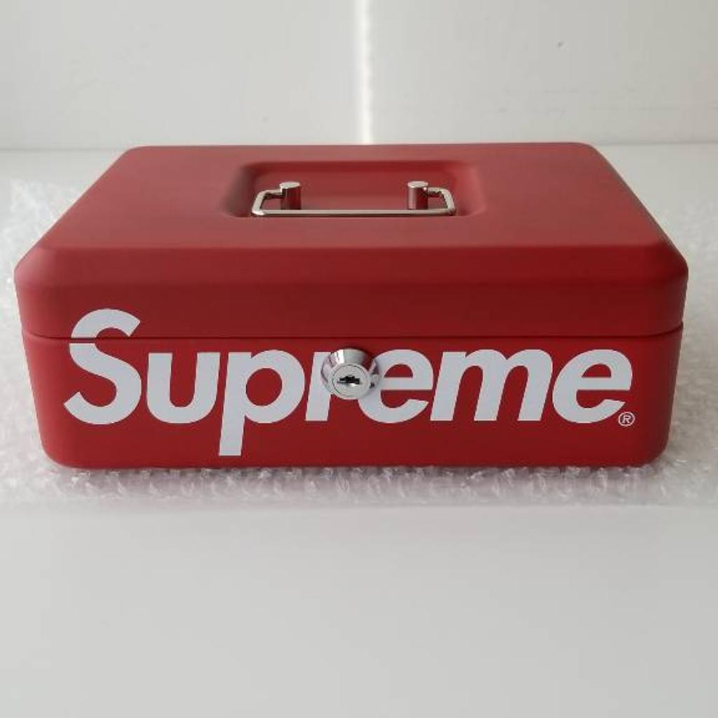 Supreme Lock Box in 70173 Stuttgart for €370.00 for sale | Shpock